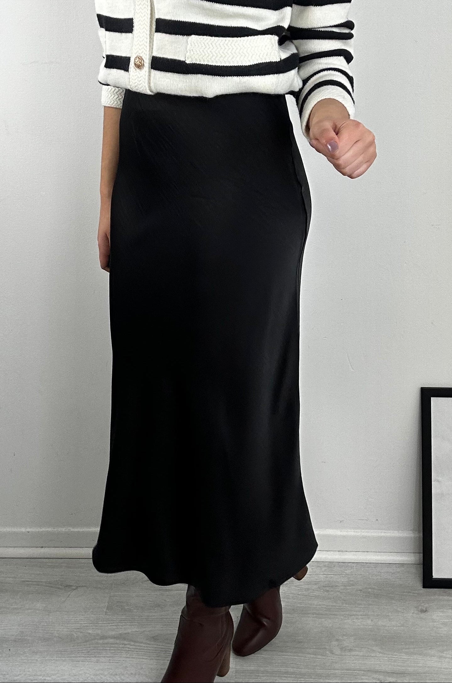 Jupe Midi Satinée Jaina