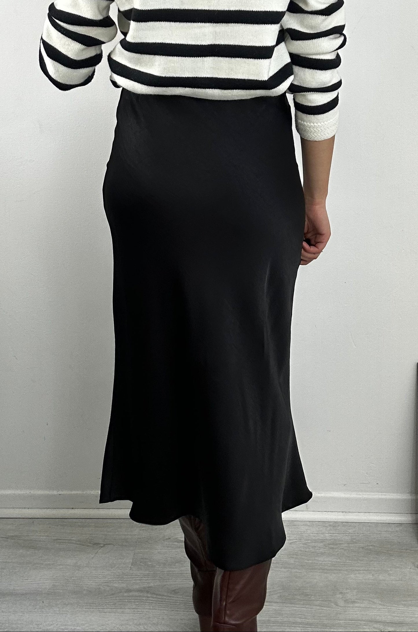 Jupe Midi Satinée Jaina